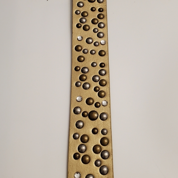 Medium Gold Riveted/Studded Thick Leather Belt 32" to 36" - Picture 6 of 14